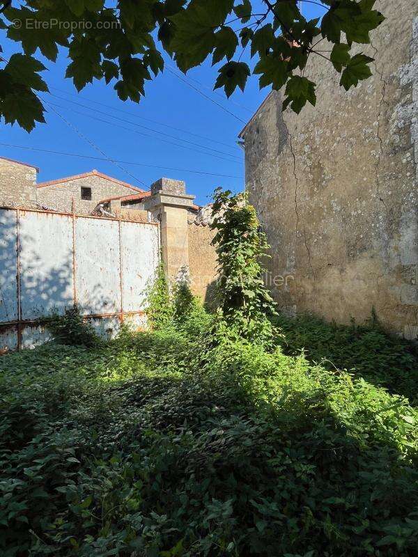 Maison à MAUZE-SUR-LE-MIGNON