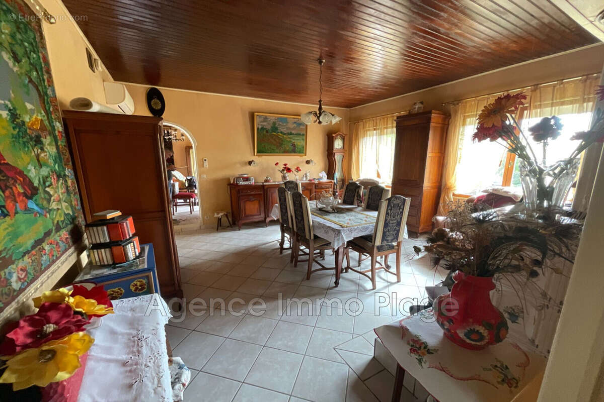 Maison 127 m² à Queyrac  - photo 2