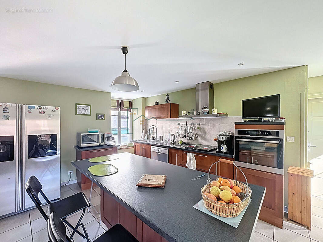 Maison à SAINT-LAURENT-SUR-GORRE