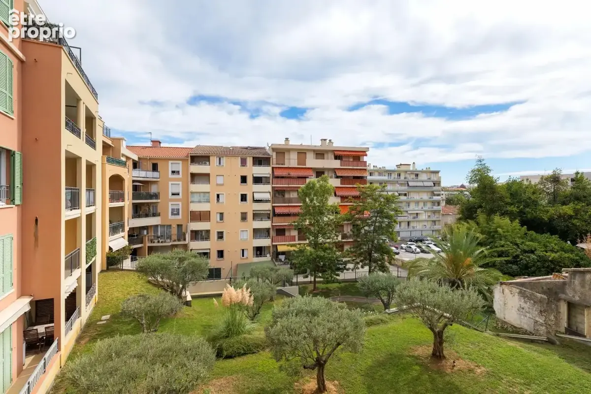 Cagnes sur mer - Appartement 2 pièces avec terrasse, cave et parking (en location) - photo 3