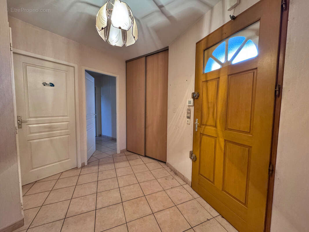 Maison à MONTBOUCHER-SUR-JABRON