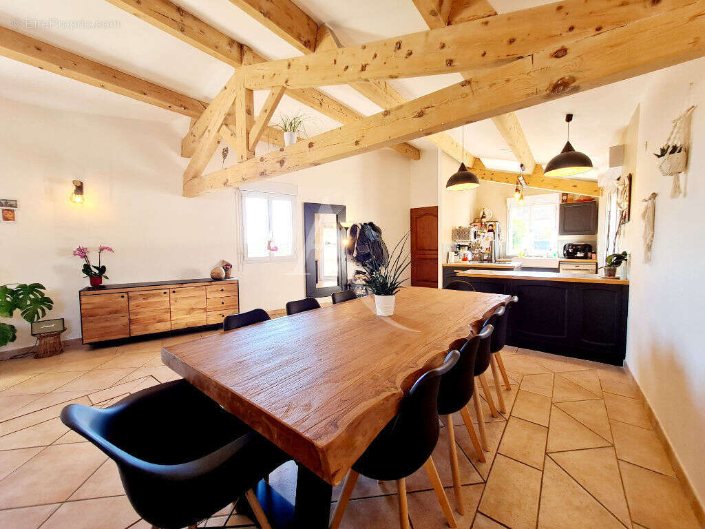 Maison à POUSSAN
