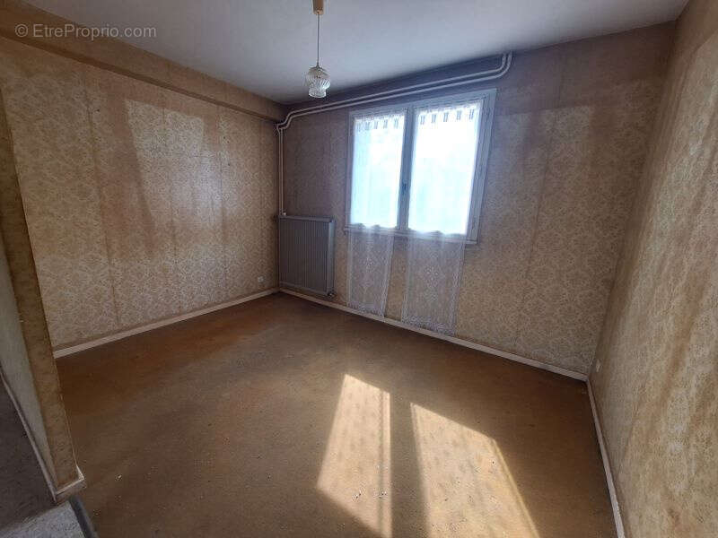 Maison à BIARS-SUR-CERE