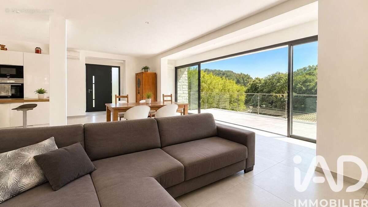 Photo 4 - Maison à CARQUEIRANNE