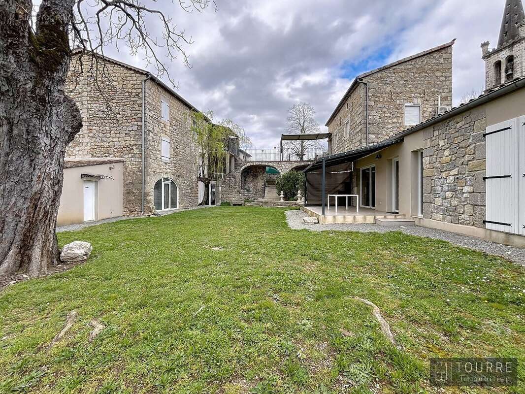 Maison à BERRIAS-ET-CASTELJAU