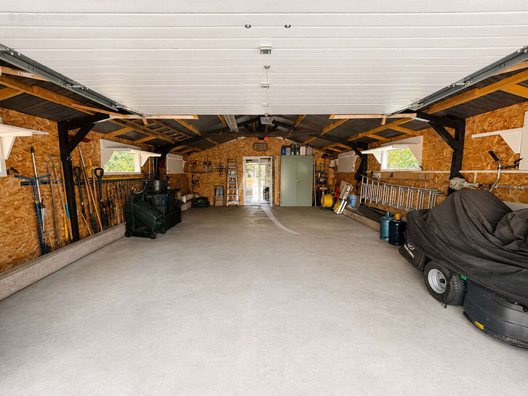 Maison Coueron avec grand garage et terrain - photo 4