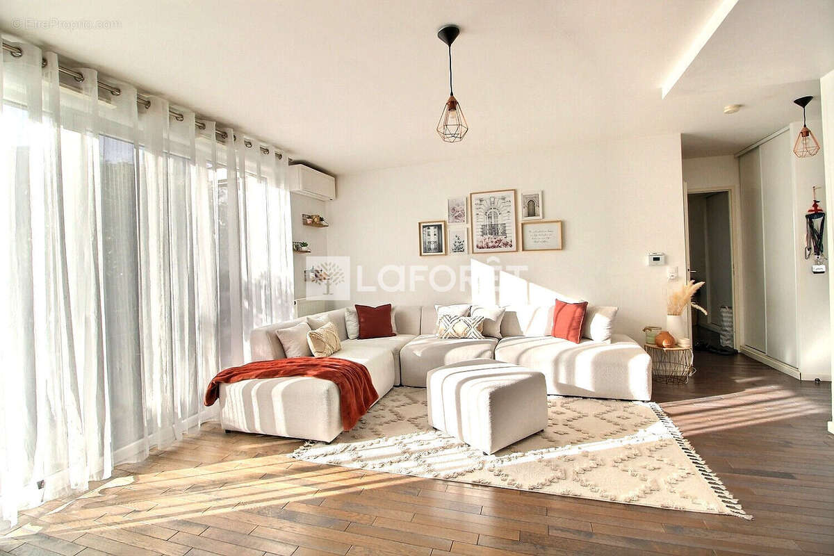 Appartement à GENNEVILLIERS