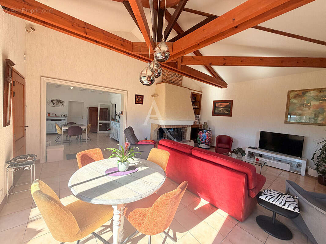 Maison à PARNAC