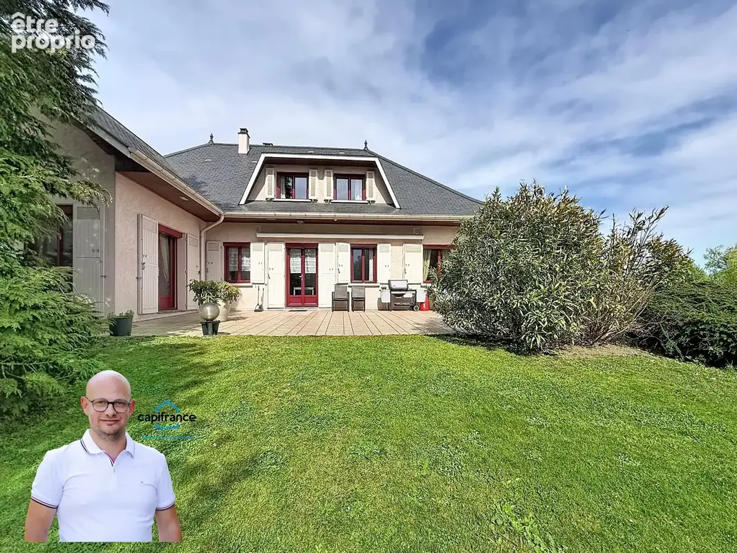 Maison à vendre 9 pièces LES ABRETS EN DAUPHINE sur un parc arboré de plus 2500m2 avec piscine - photo 2