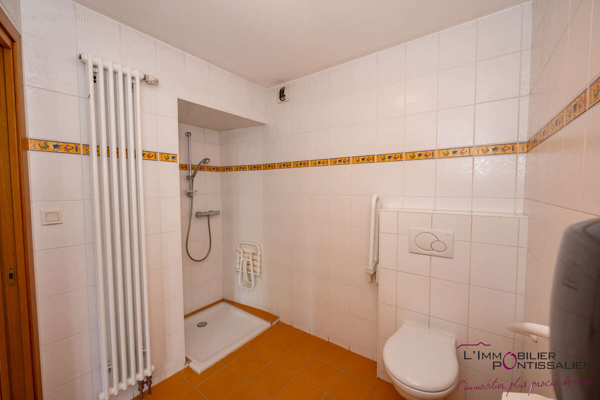 Oye et pallet : local ou appartement en rdc - photo 11