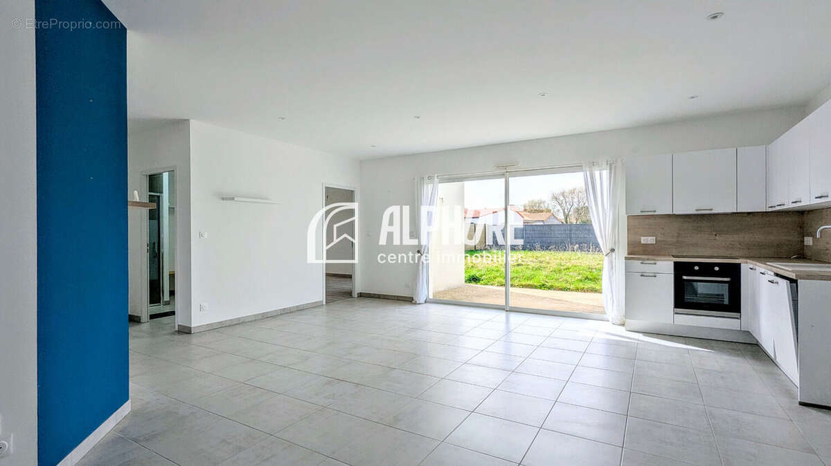 Maison Chaumes En Retz 5 pièce(s) 99 m2 - photo 2