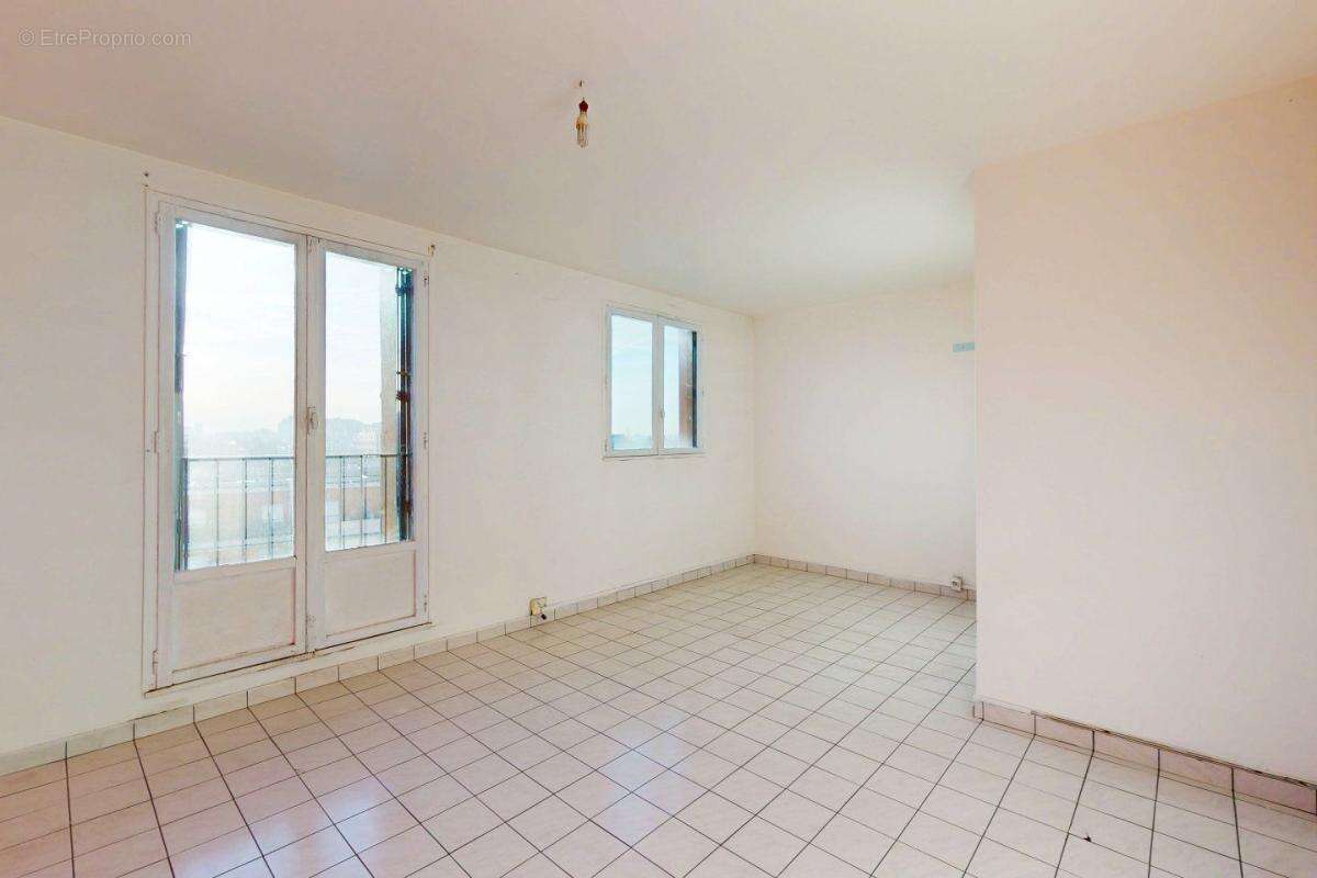 Appartement à EPINAY-SUR-SEINE