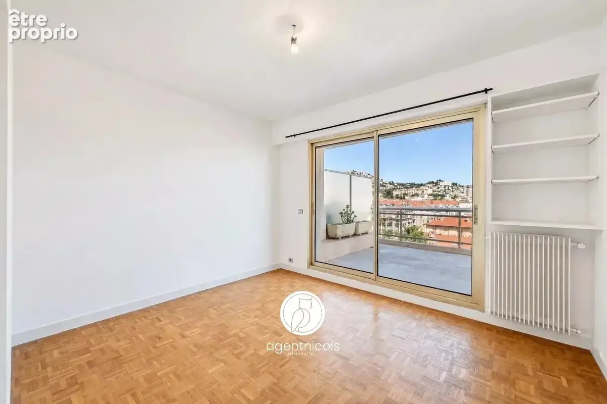 NICE // Fleurs : Appartement / À Rénover / Dernier Etage / Vue Panoramique - photo 13