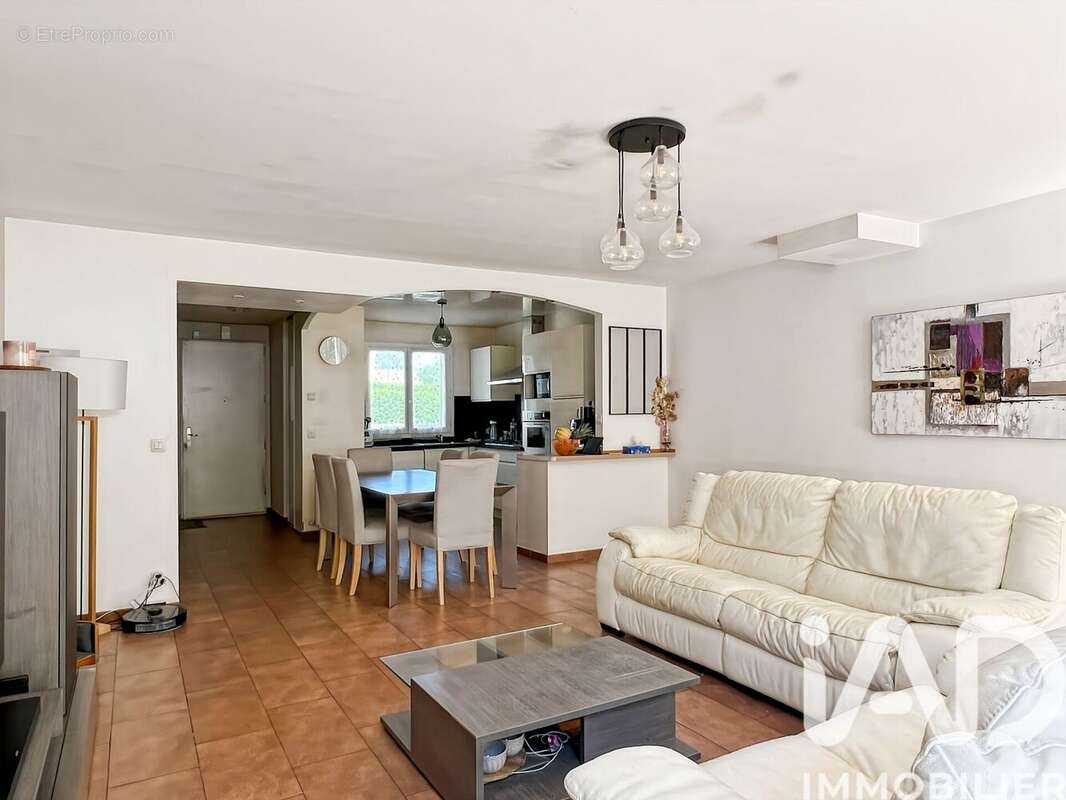 Photo 2 - Maison à PONTAULT-COMBAULT