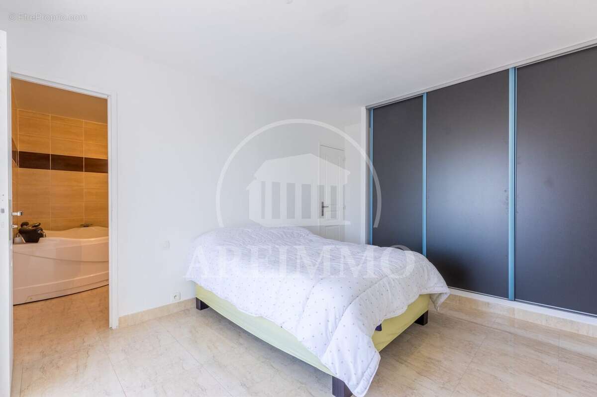 Maison 160 m² à Saint-Martin-De-Londres  - photo 7