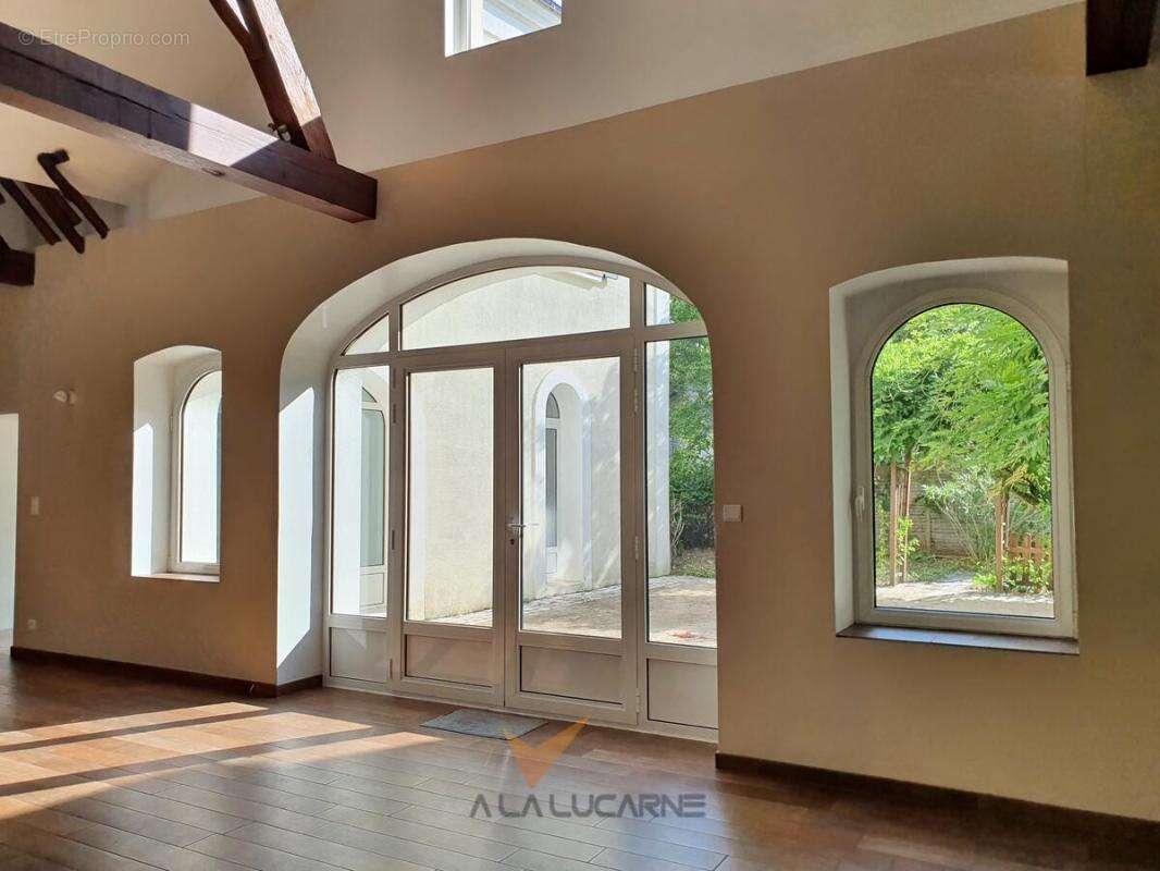 Maison 256 m² à Joue-Les-Tours  - photo 5