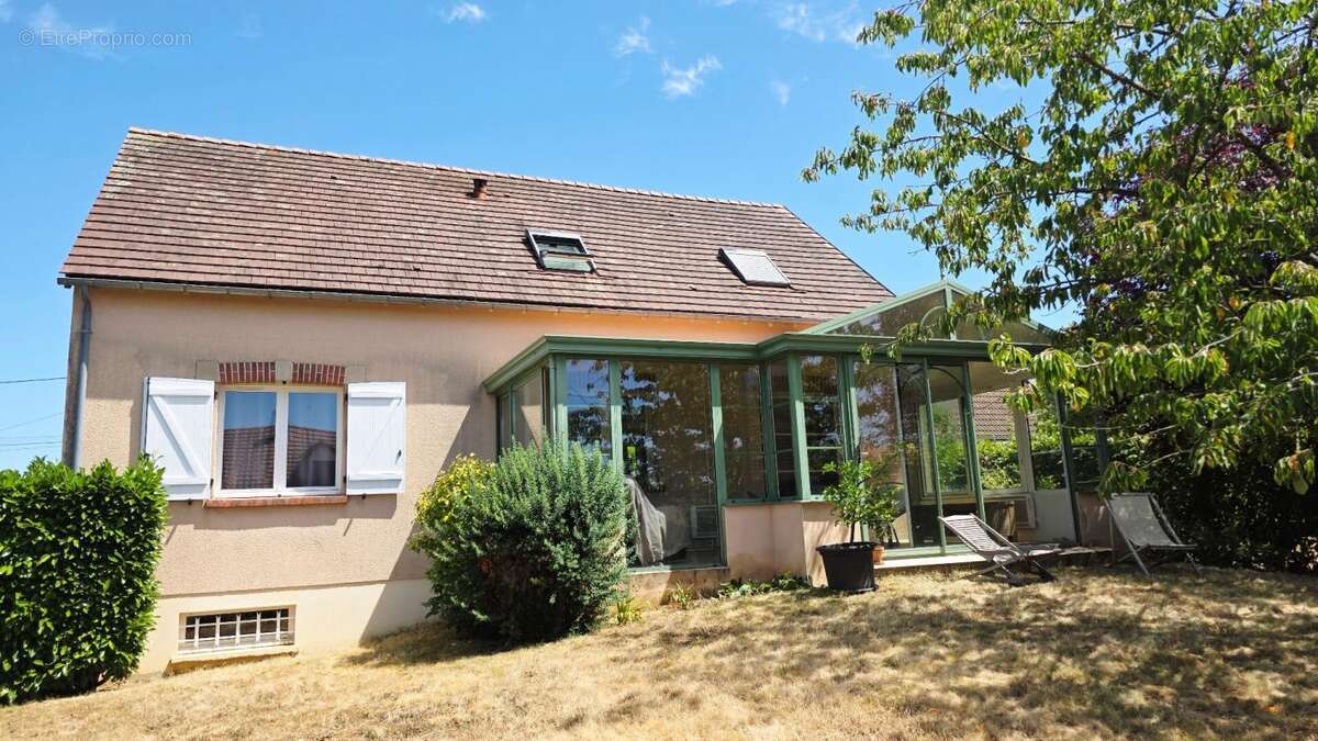 Trouy maison 7 pieces sous-sol garage jardin - photo 16