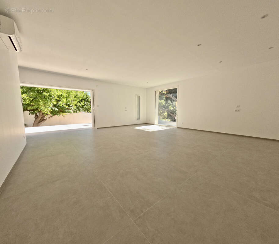 Maison à LA VALETTE-DU-VAR