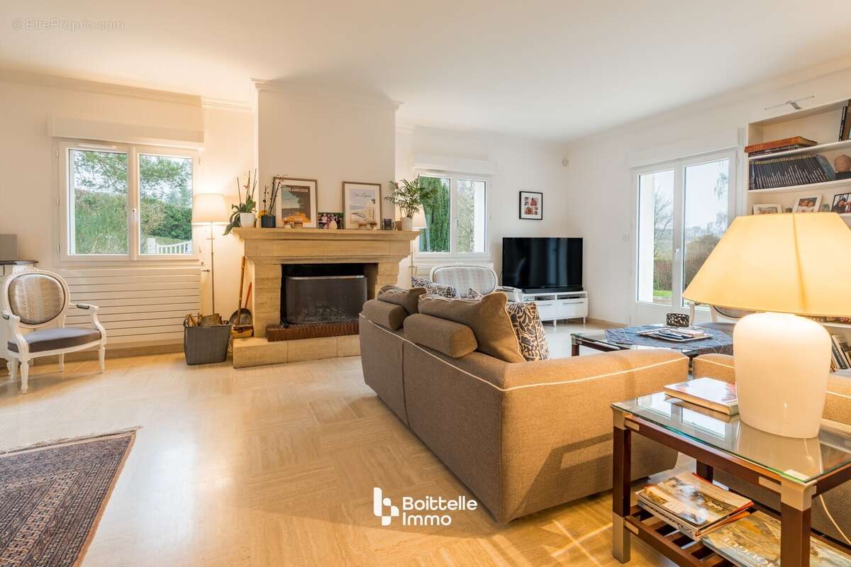 Maison à SAINT-SAUVEUR-SUR-ECOLE