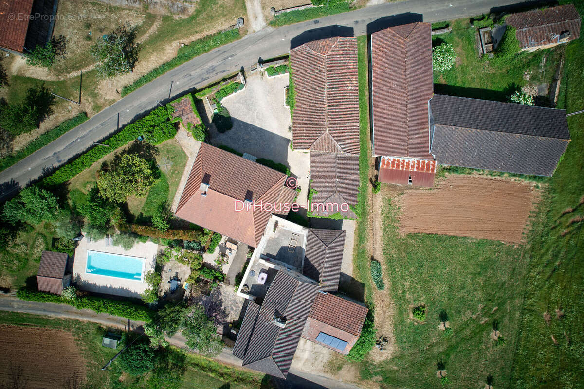 Maison à SAINT-FRONT-SUR-LEMANCE