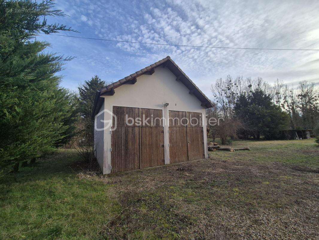 Maison à FAY-AUX-LOGES