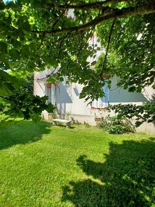 Maison à EGUZON-CHANTOME