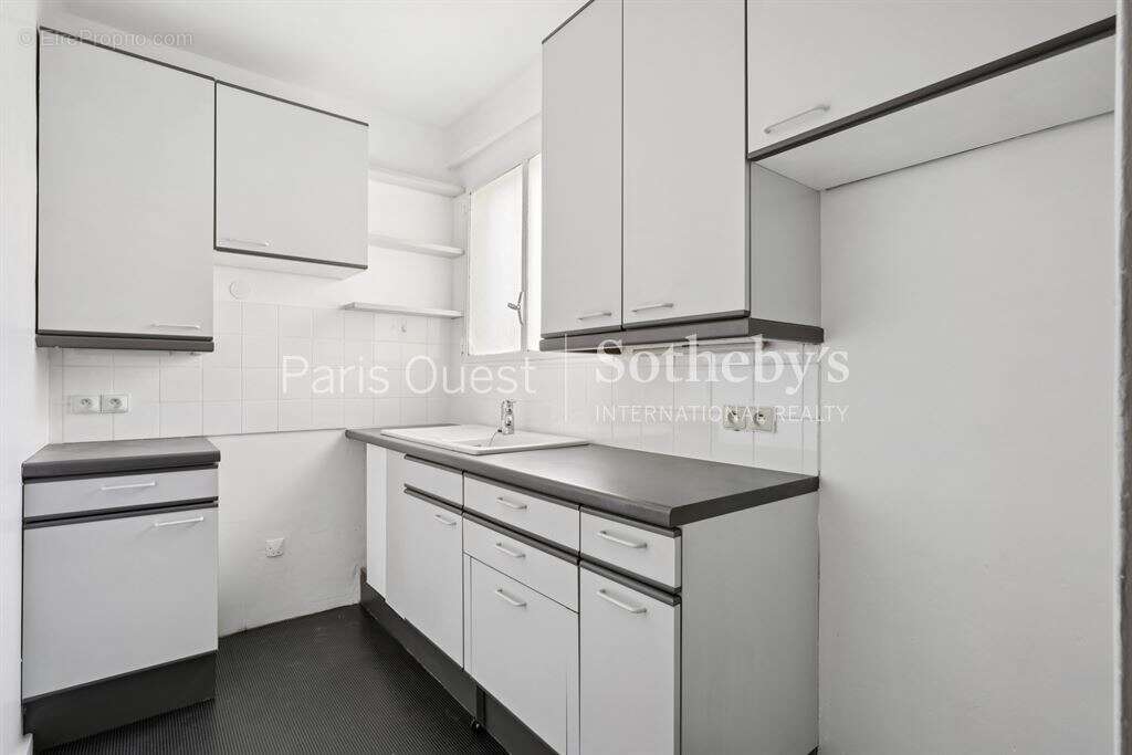 Appartement à NEUILLY-SUR-SEINE