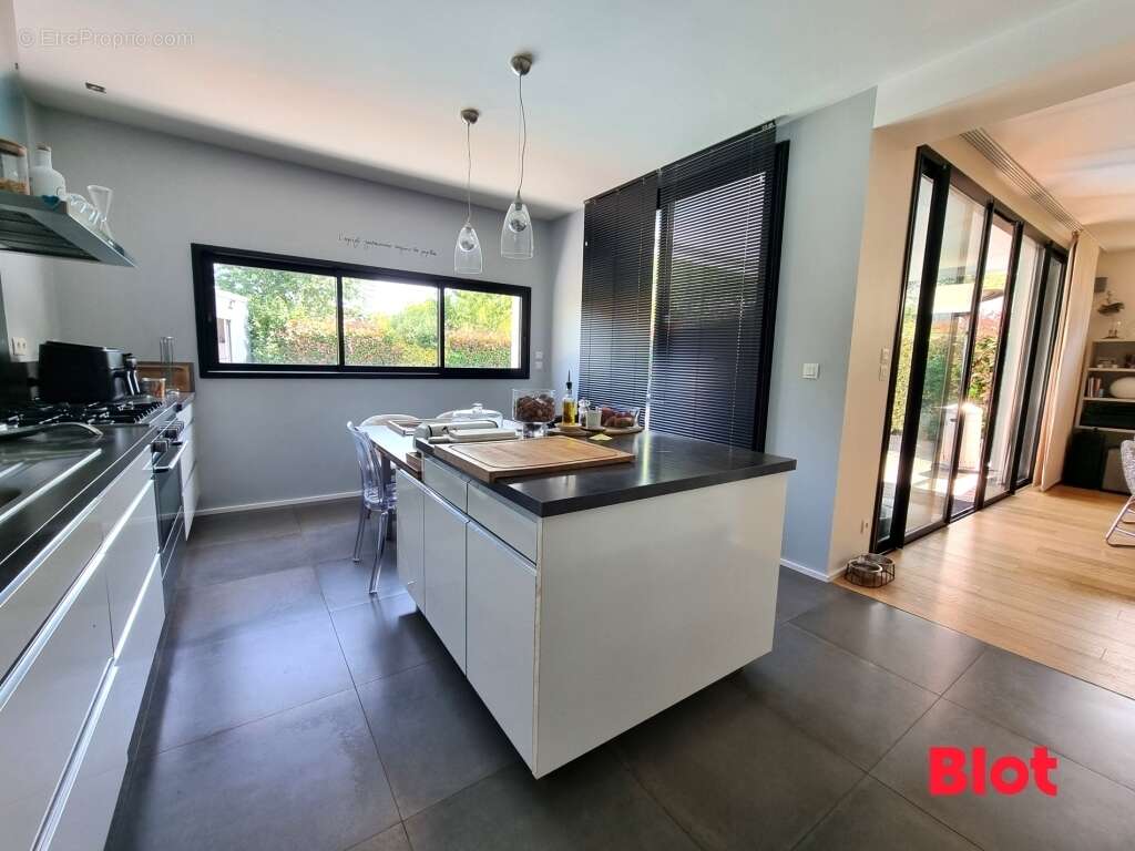 Maison 165 m² à Melesse  - photo 4