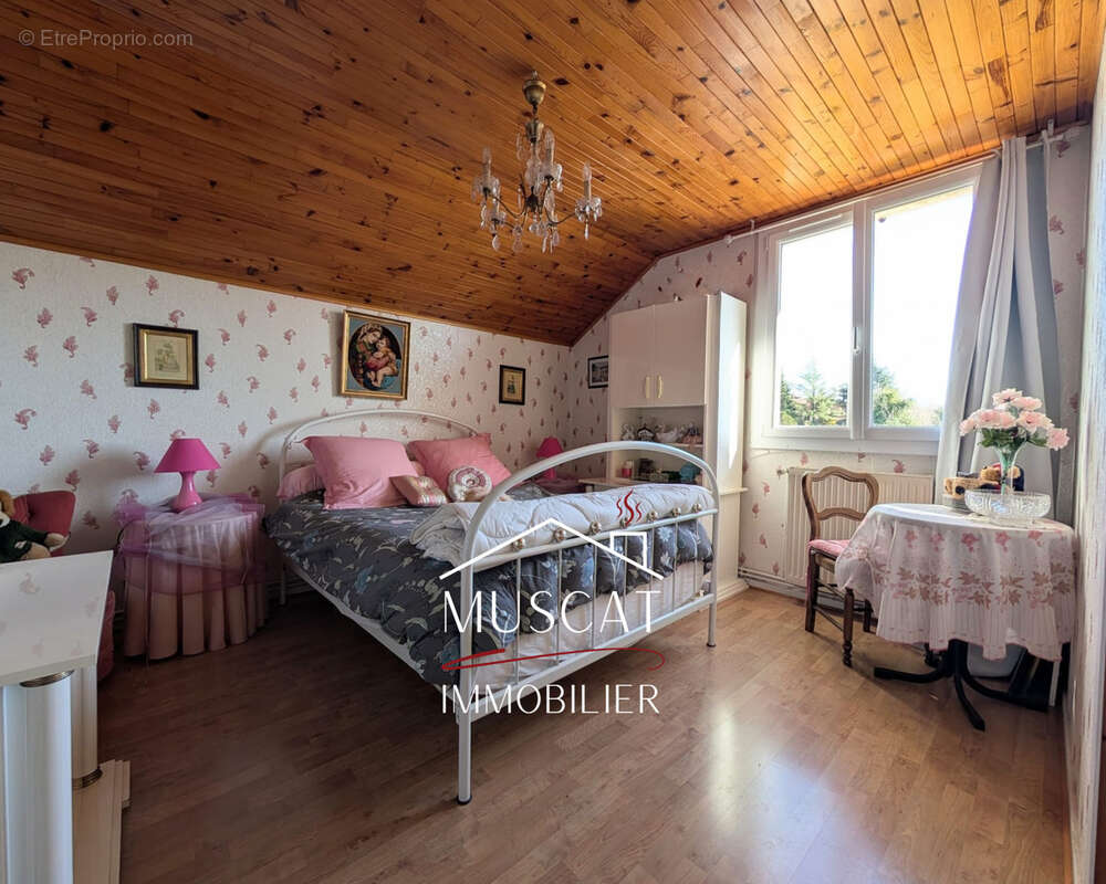 Maison à BONNEFAMILLE