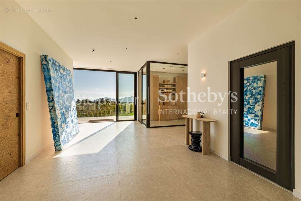 Mougins, villa de prestige avec vue panoramique, piscine, maison d'amis et parc privé - photo 6