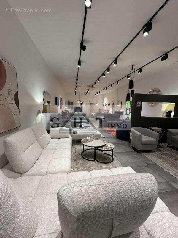 Commerce à CLAYE-SOUILLY