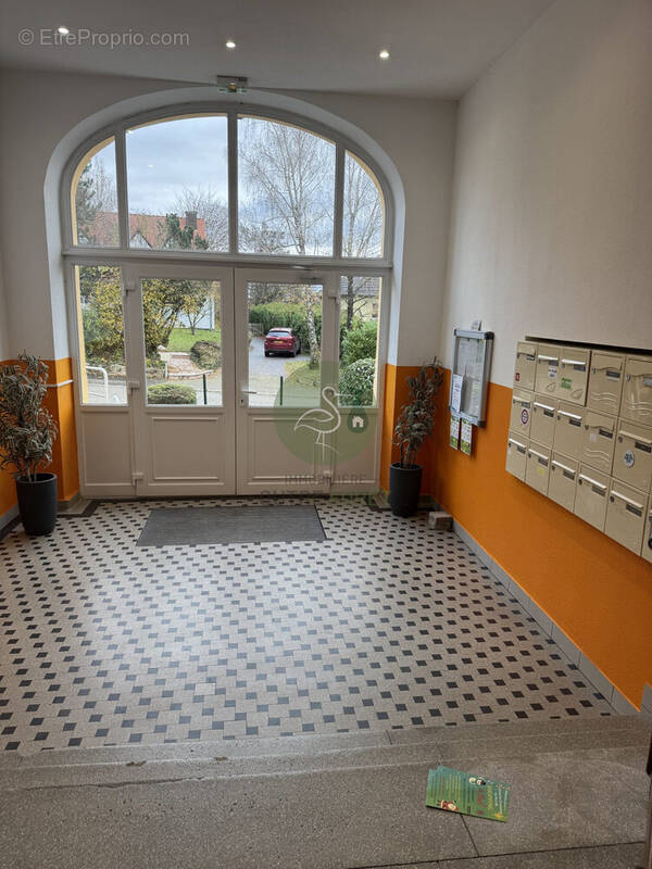 entrée du bâtiment  - Appartement à LAMPERTSLOCH