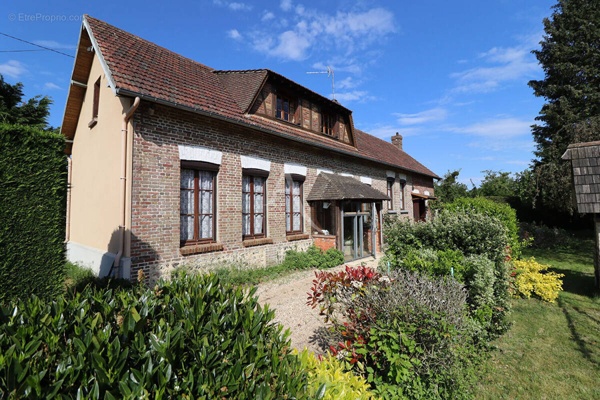Maison à LA HAYE-MALHERBE