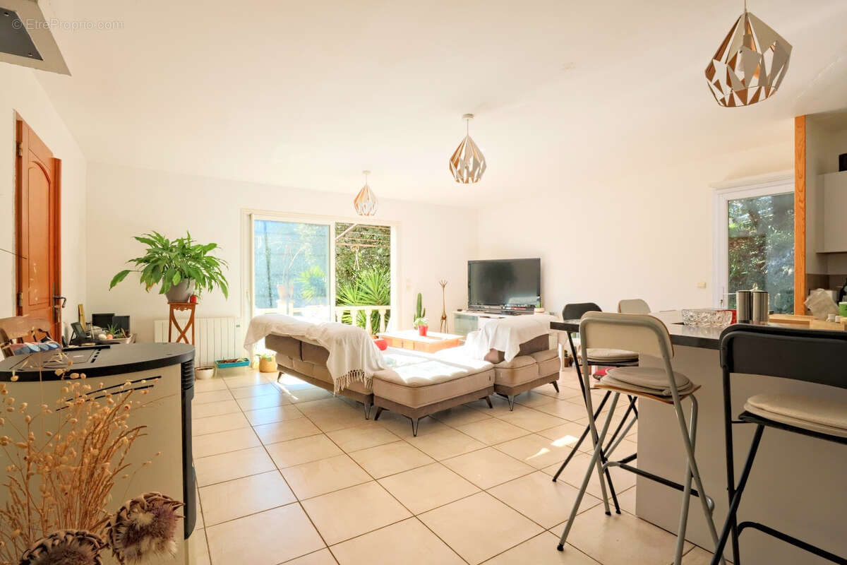 Maison à SOLLIES-TOUCAS