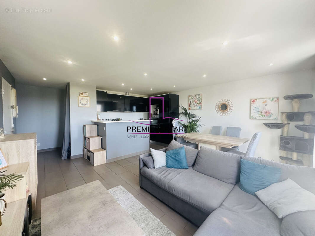 Appartement à SARTROUVILLE