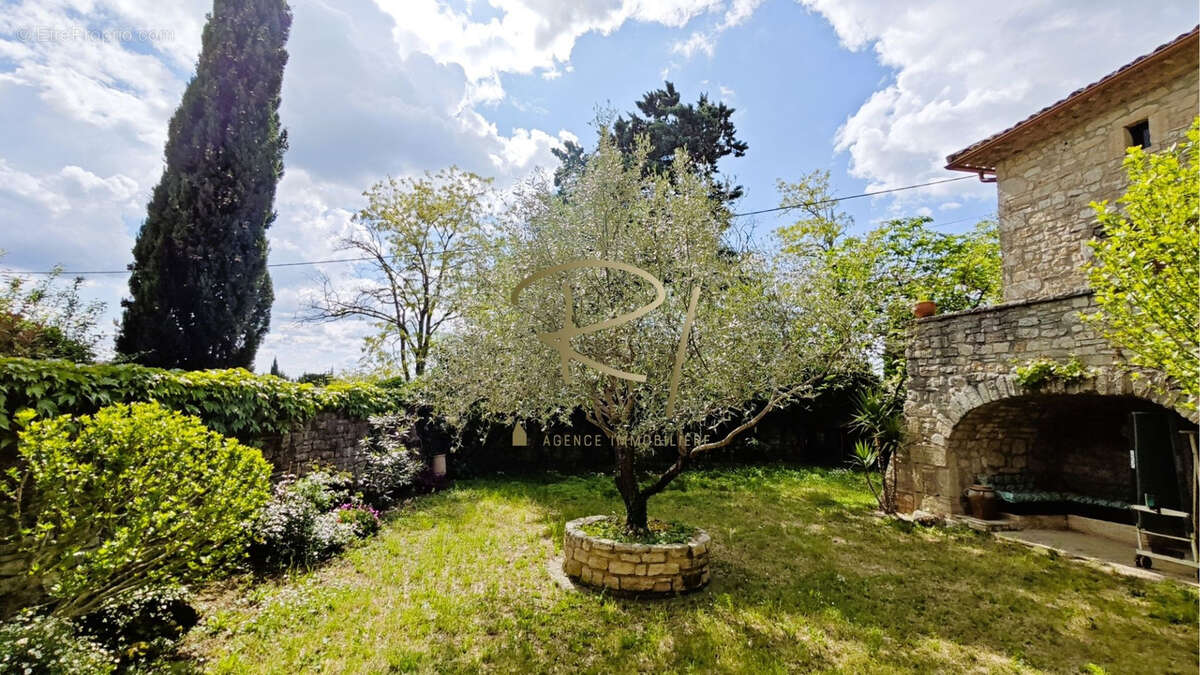 Mas en pierre sur 1.6hectares - photo 5