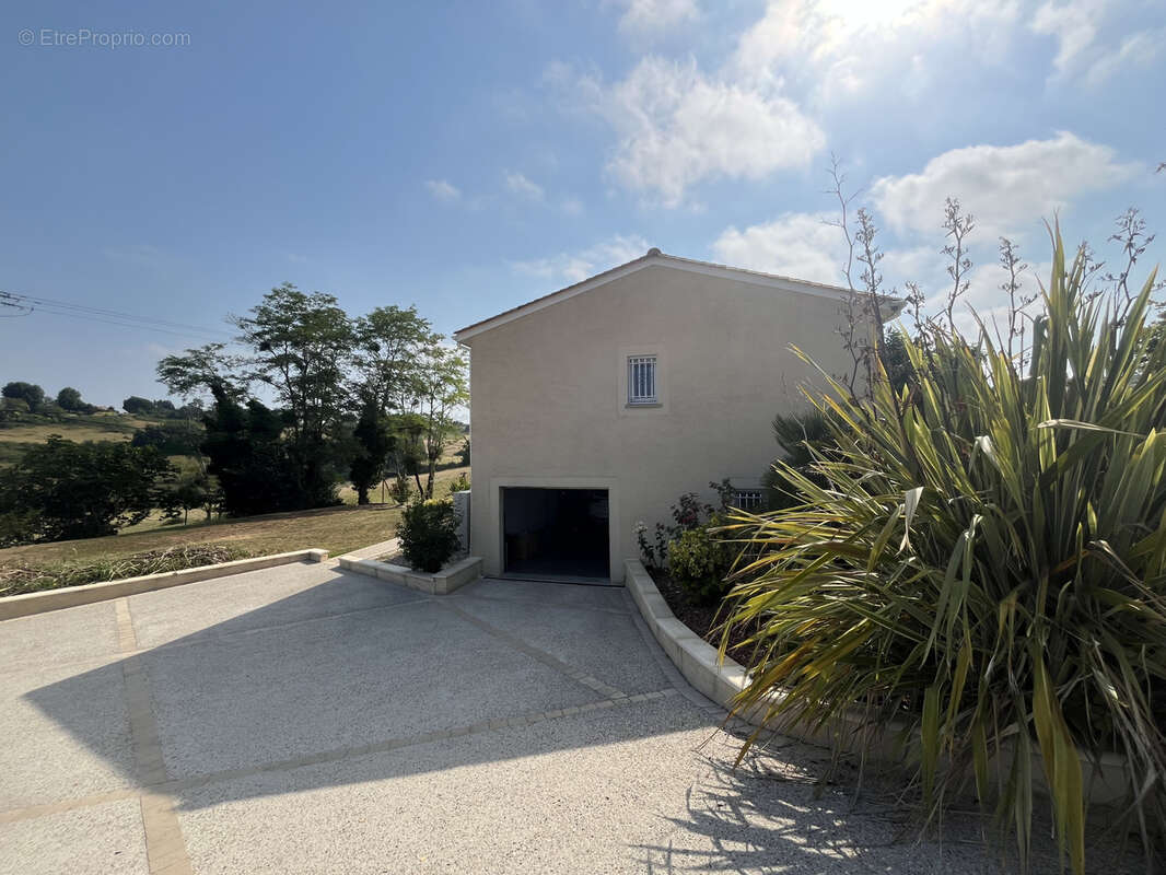 Maison la reole t6 145m2 + studio de 60m2 terrain de 2360m2 - photo 25