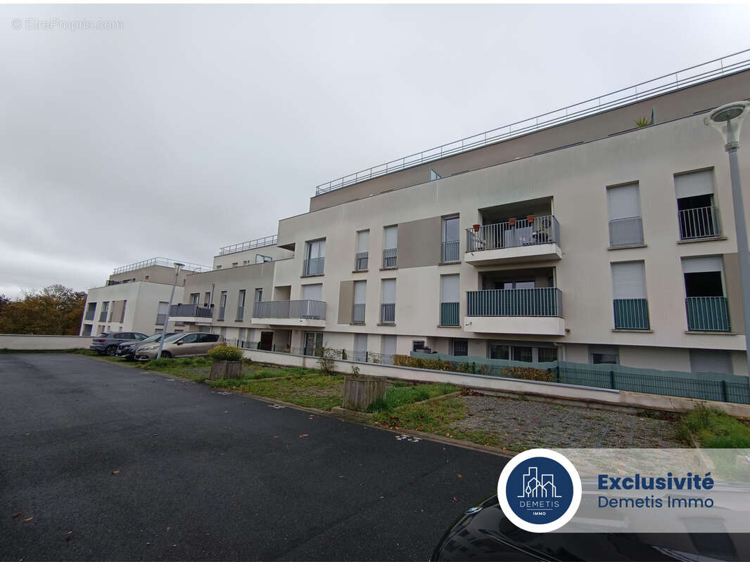 Parking à LONGPONT-SUR-ORGE