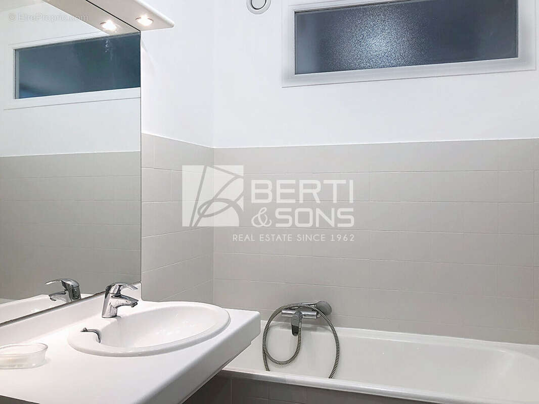 Appartement à MANDELIEU-LA-NAPOULE