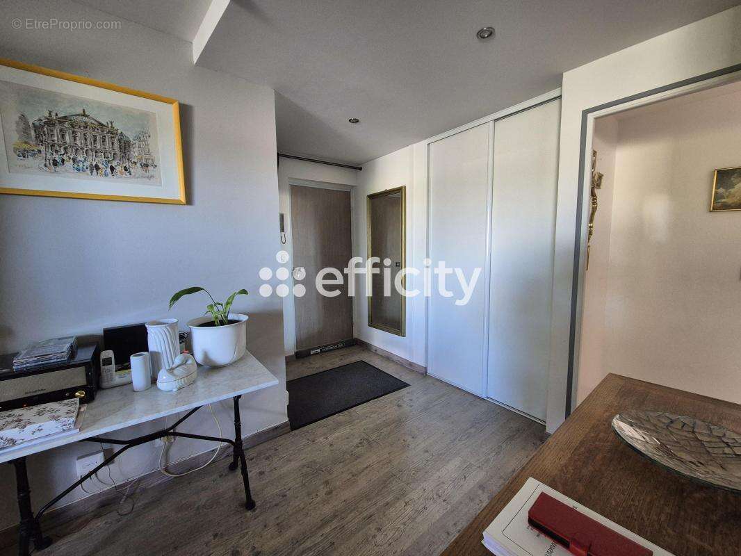 Appartement à LA CHAUSSEE-SAINT-VICTOR