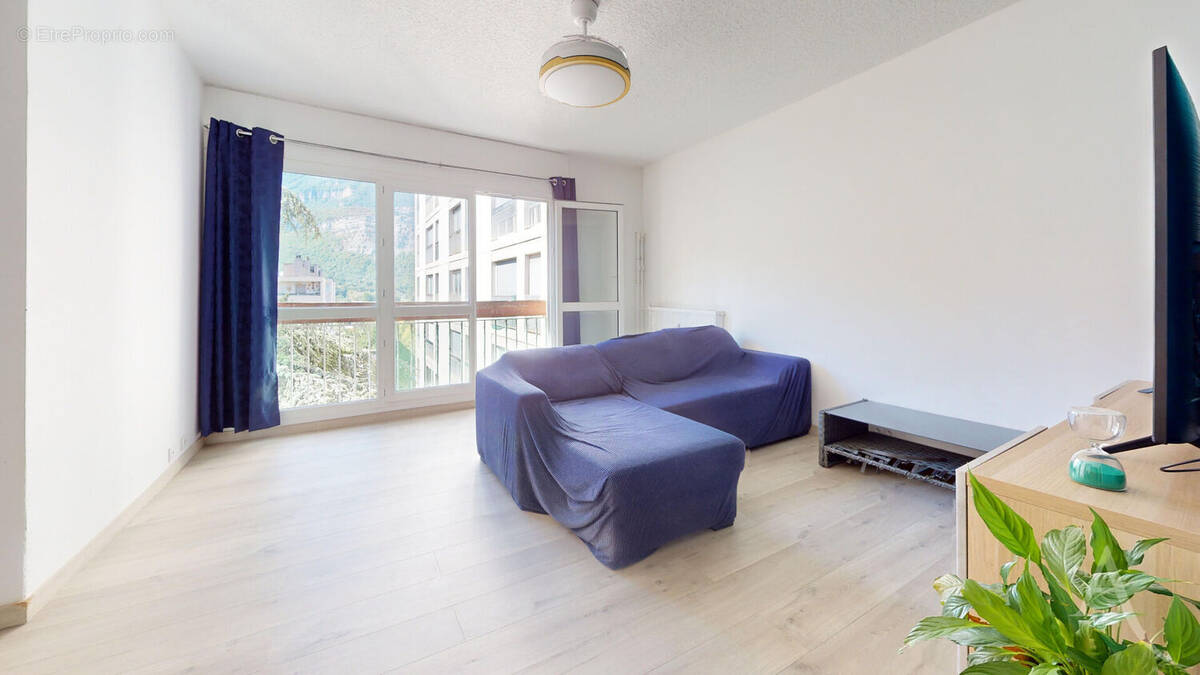 Appartement à LE PONT-DE-CLAIX