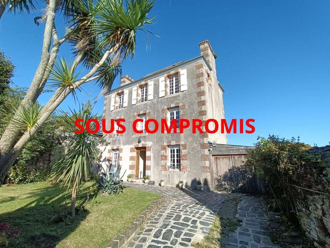 Maison à SAINT-POL-DE-LEON