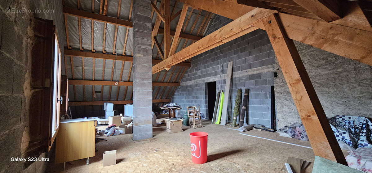 Grandes combles à aménager de 160 m2 à Corps (Isère) avec option appt T5 - photo 2