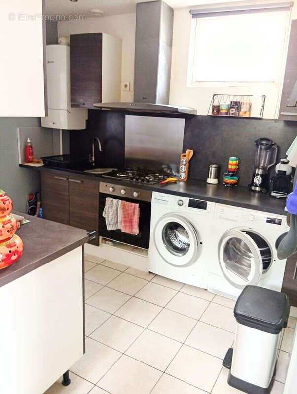 centre ville / Maison divisée en 4 appartements / 3 lots à vendre avec jardins  Fort potentiel - photo 3