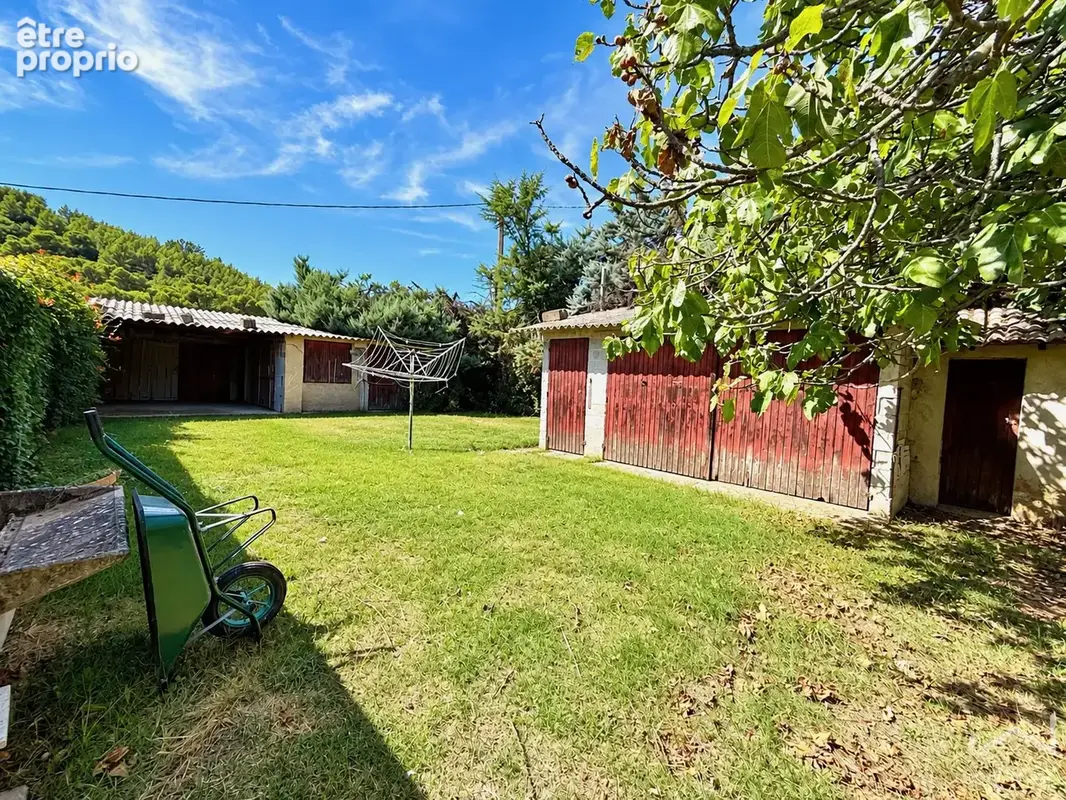 Nathalie Sinad vous présente à Uchaux cette propriété d'environ 201 m2 au total, avec piscine, studio et appar - photo 28