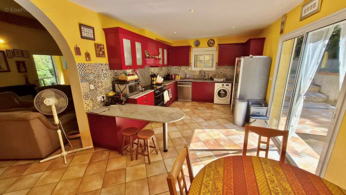 Maison lumineuse de 4 chambres avec grand jardin, piscine et vues dégagées près de Pézenas - photo 12