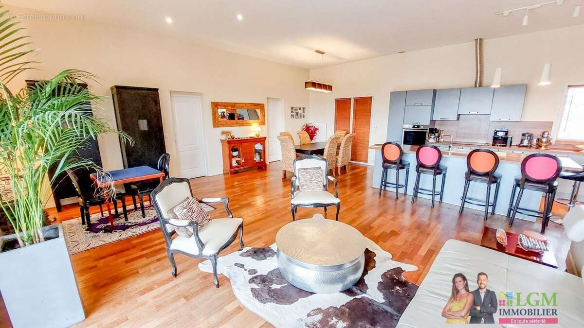 Maison à AYGUESVIVES