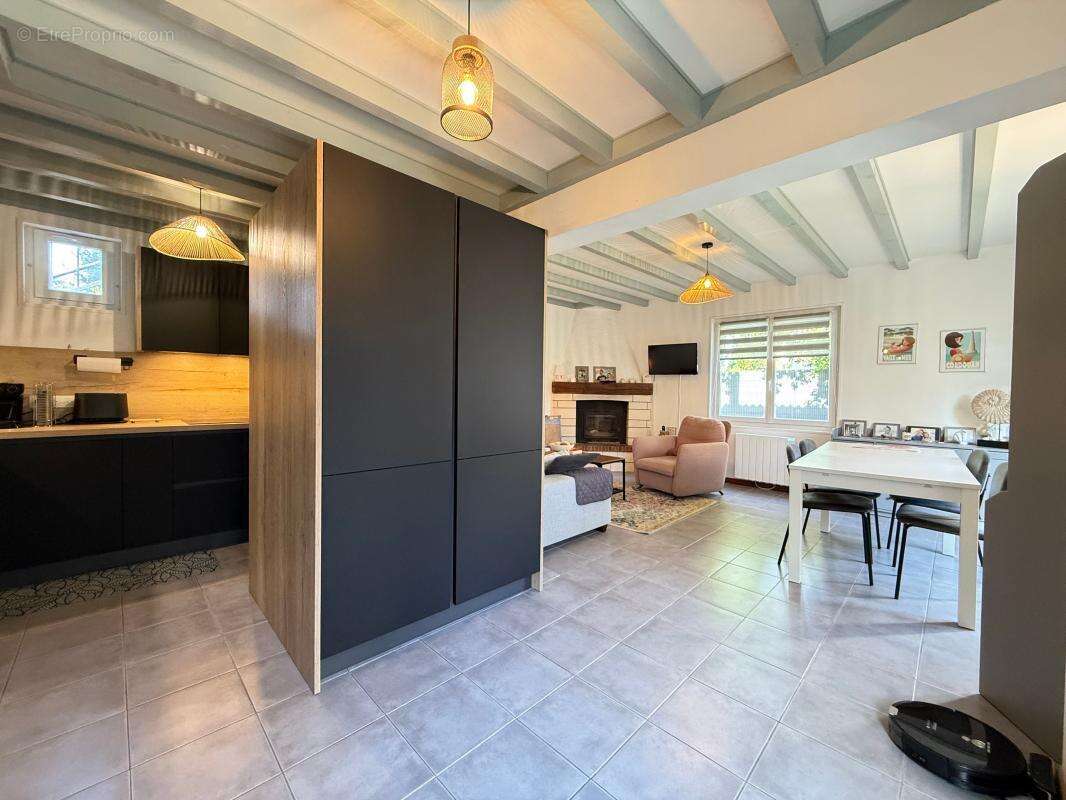 Maison à VAUX-SUR-MER