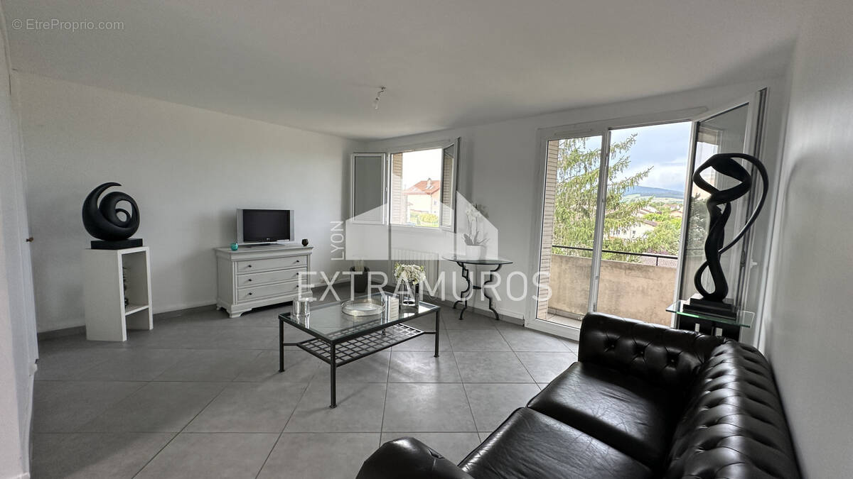 Appartement à L'ARBRESLE