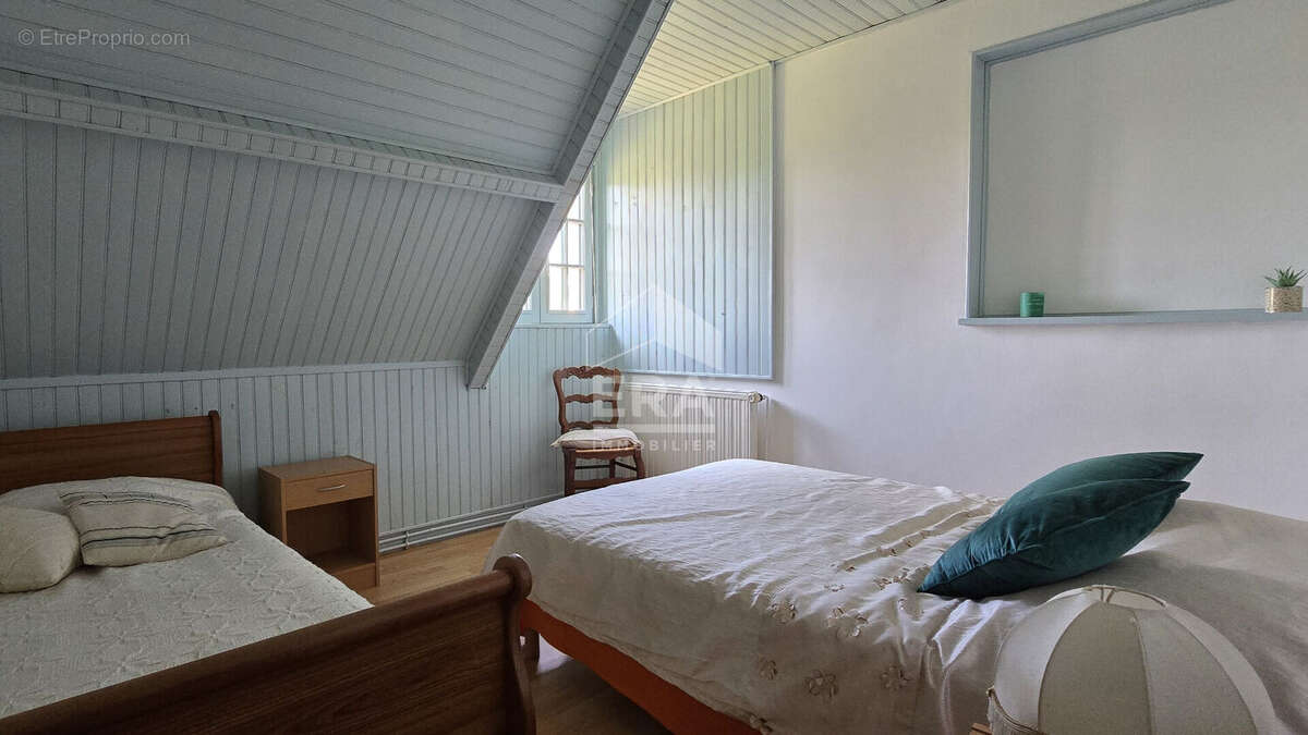 Maison à BELLENGREVILLE